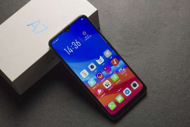 OPPO A7和OPPO A7X外觀比照